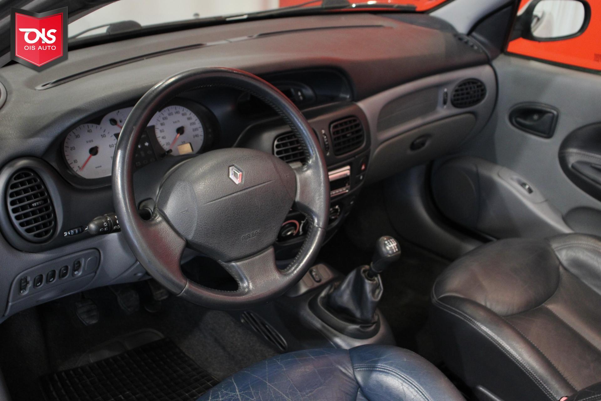 RENAULT Megane 2001