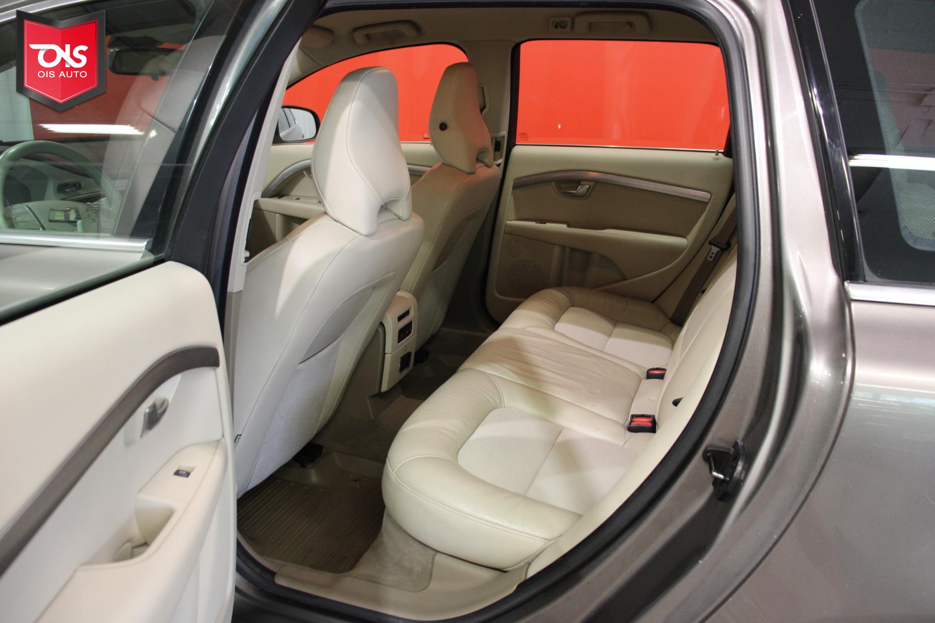 VOLVO V70 2010