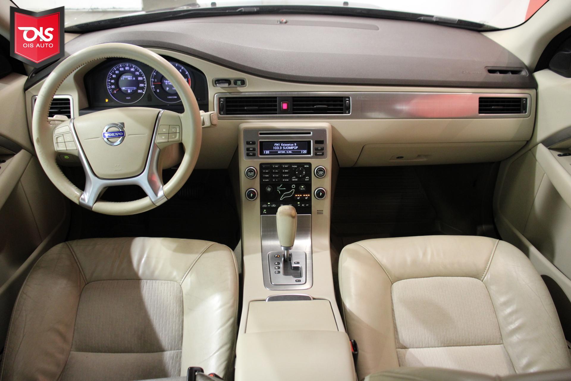 VOLVO V70 2010