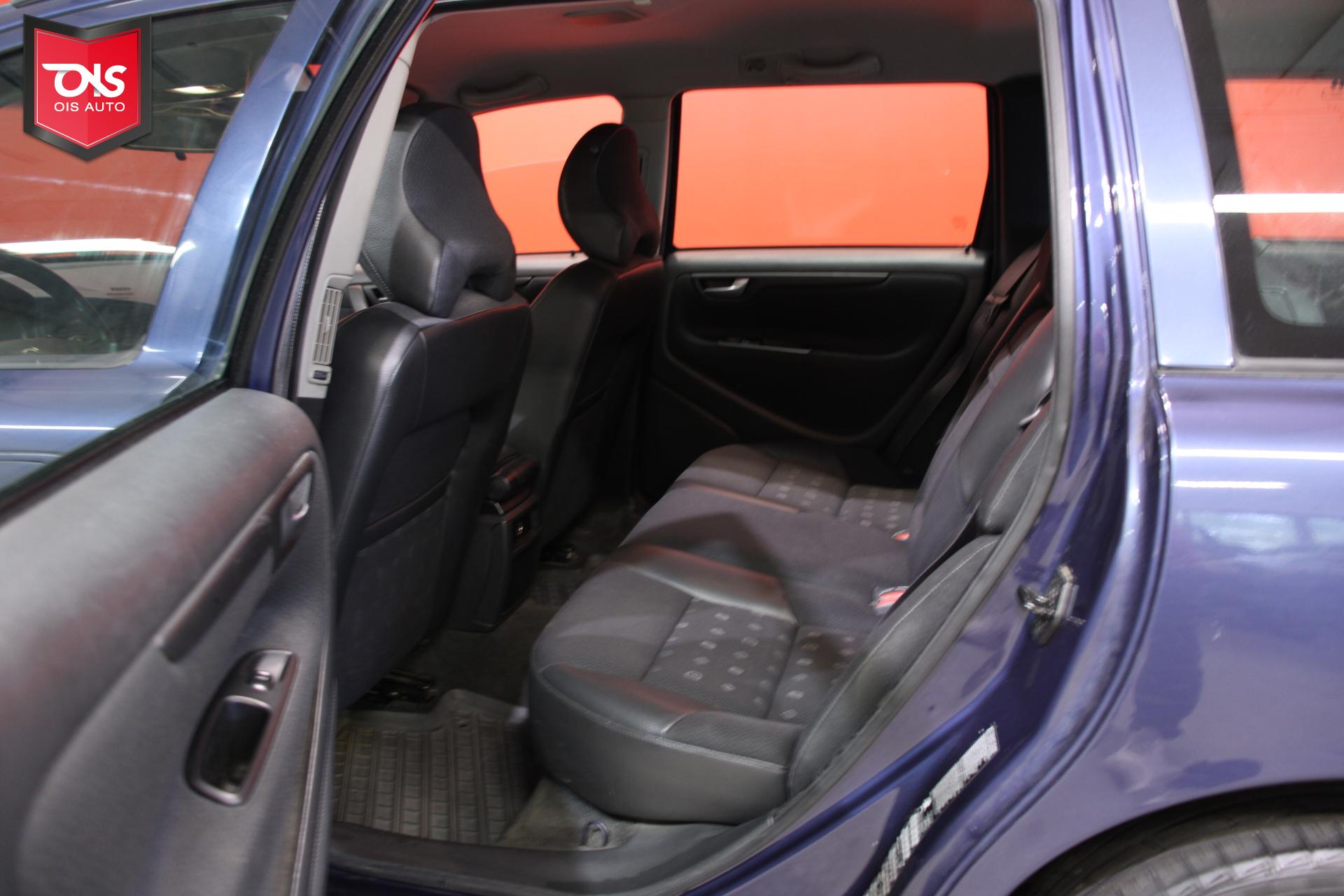 VOLVO V70 2004