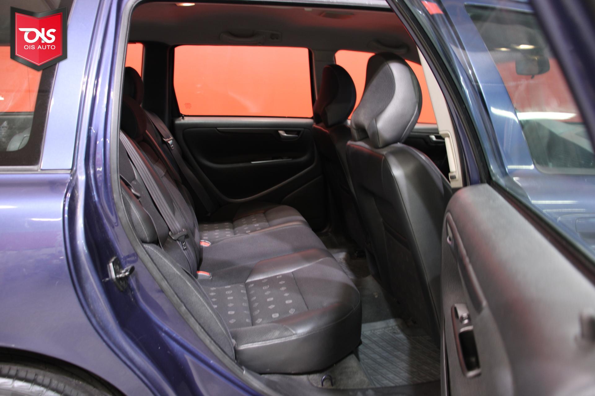 VOLVO V70 2004