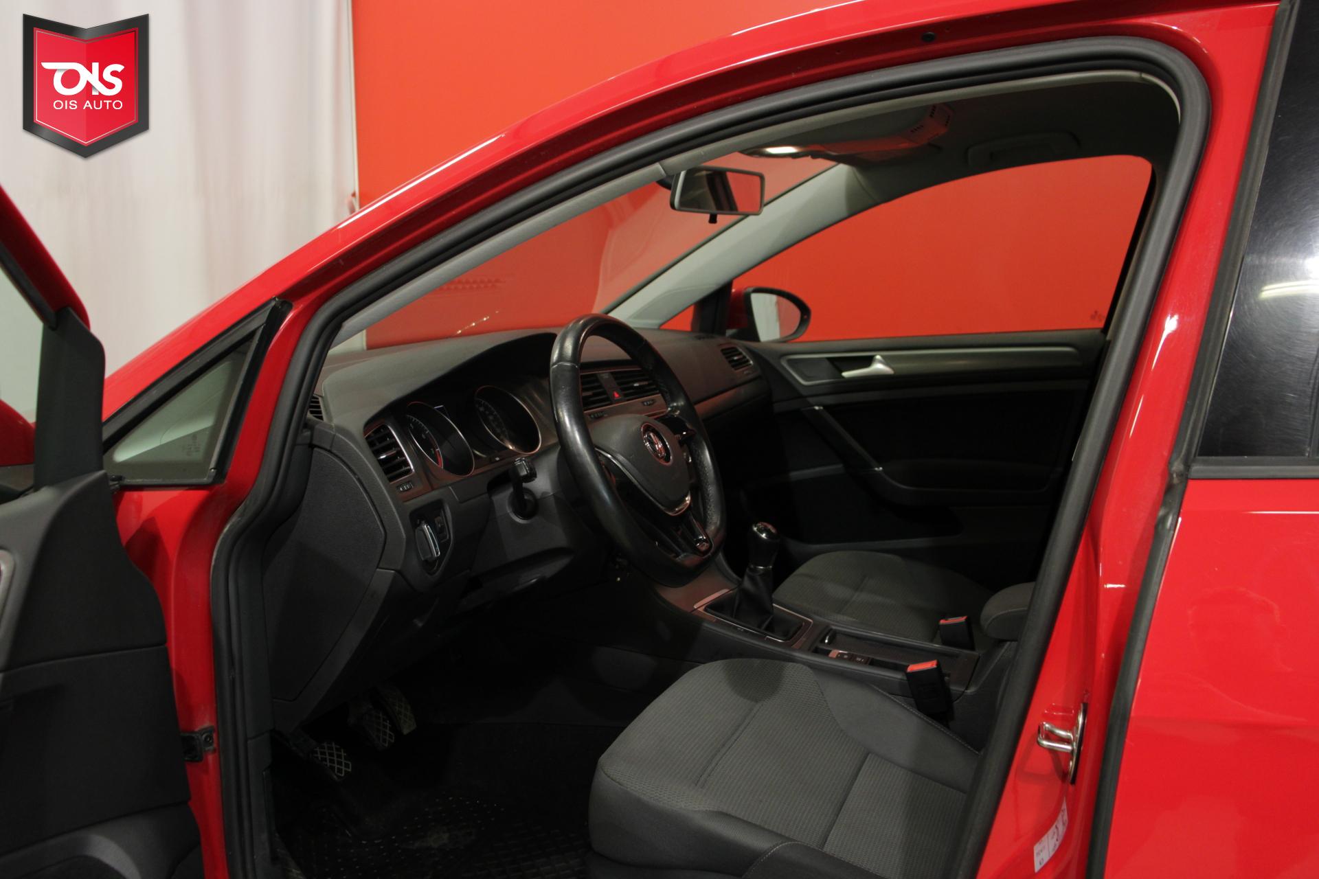VOLKSWAGEN Golf 2014