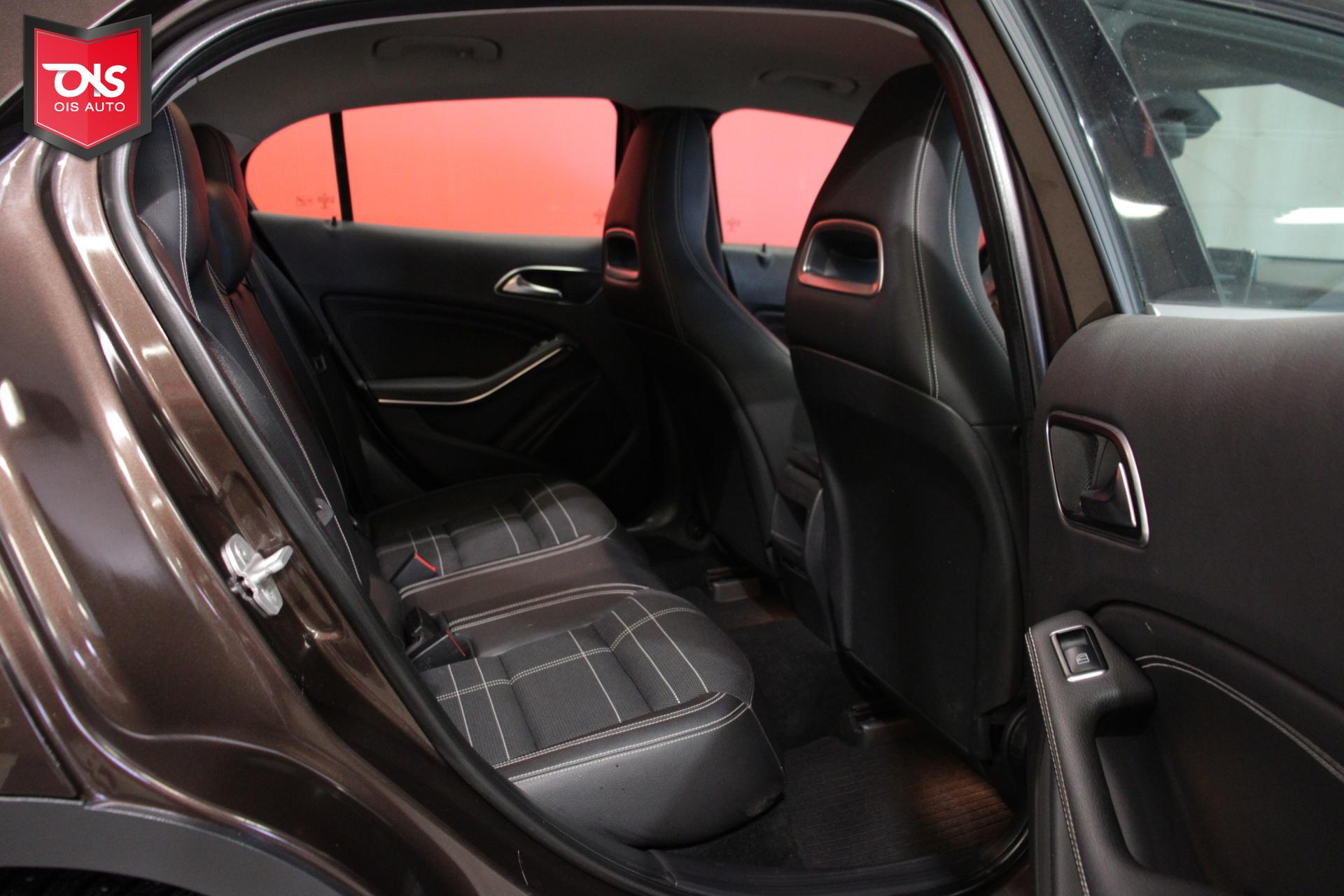 MERCEDES-BENZ GLA 2014