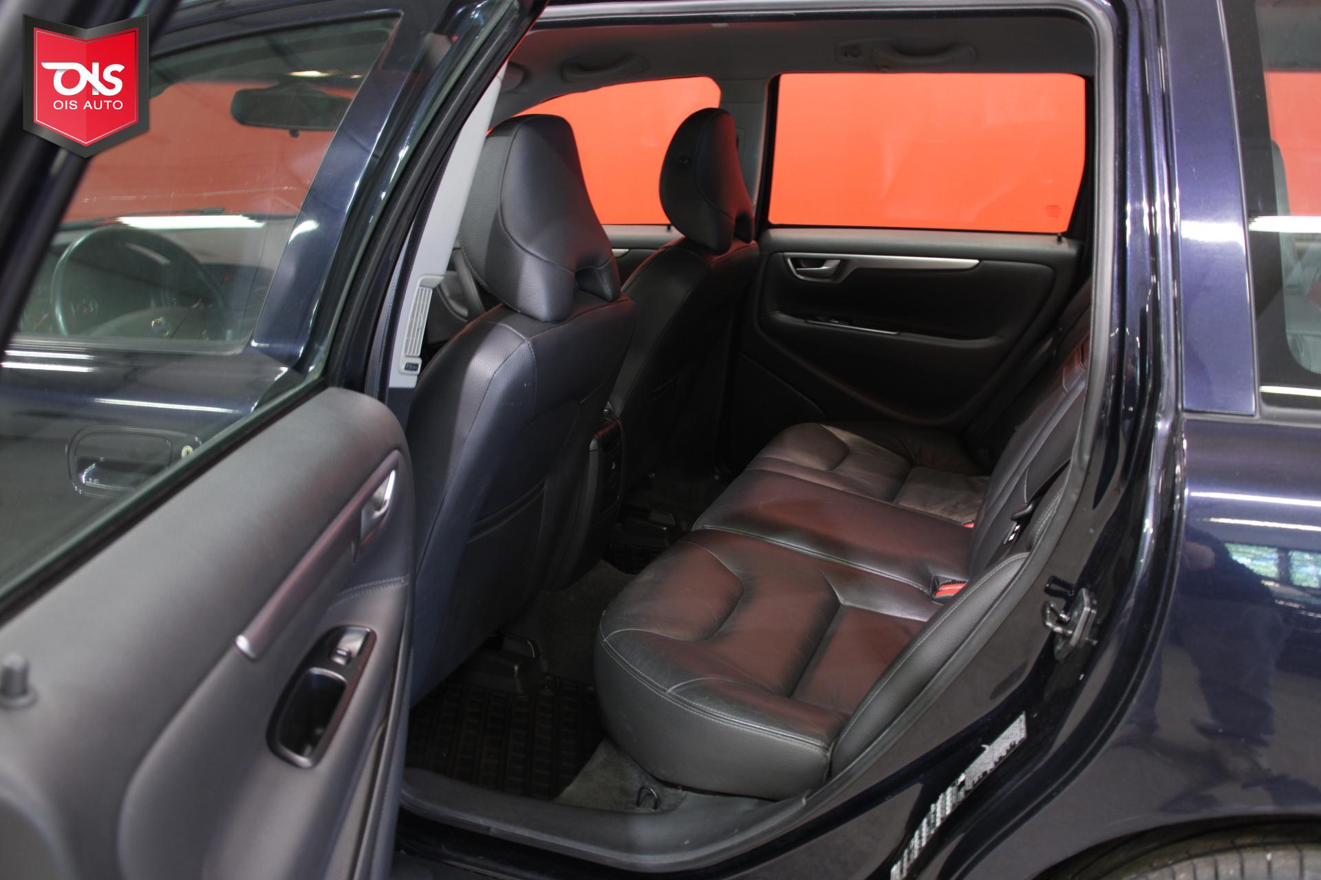VOLVO V70 2004