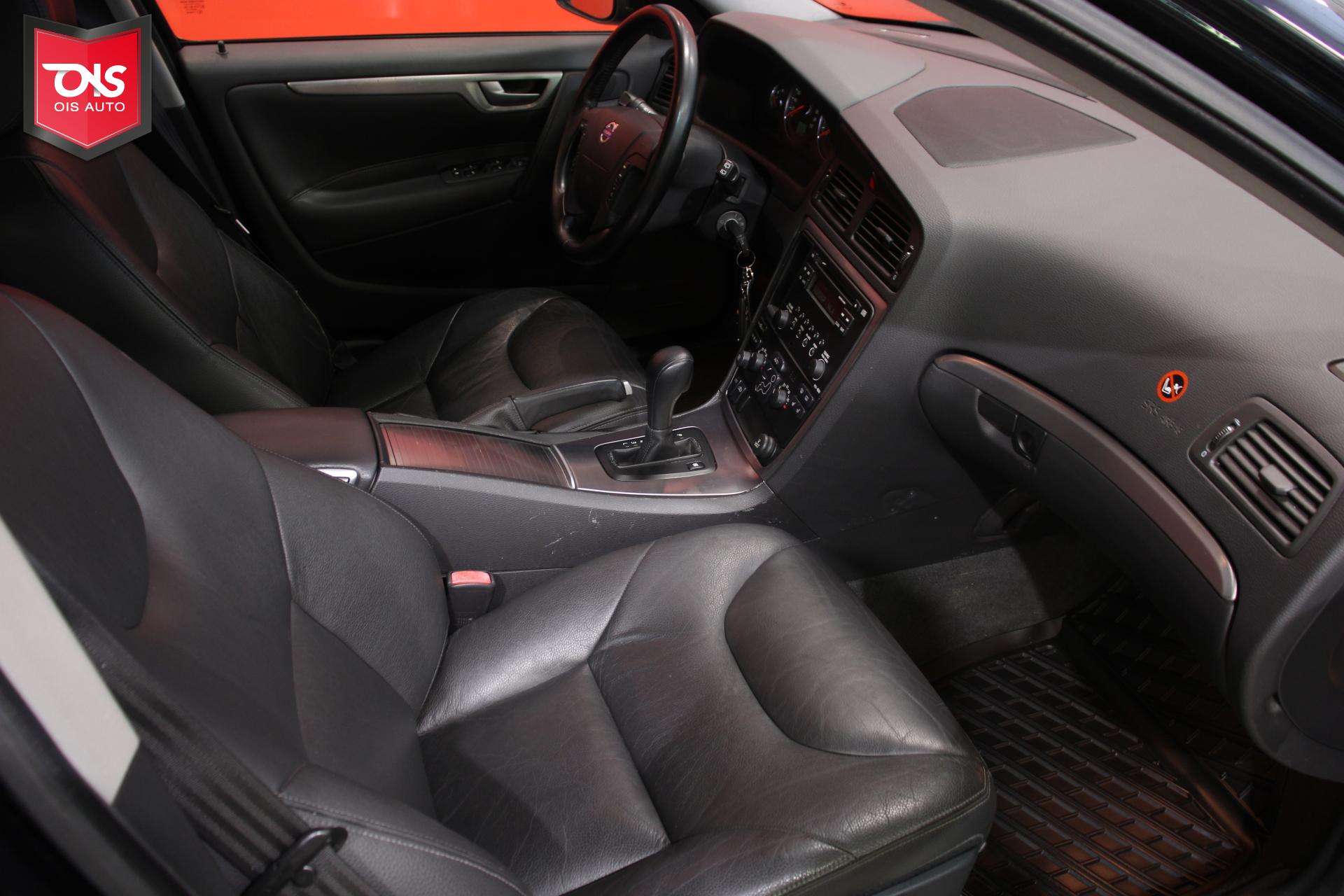 VOLVO V70 2004