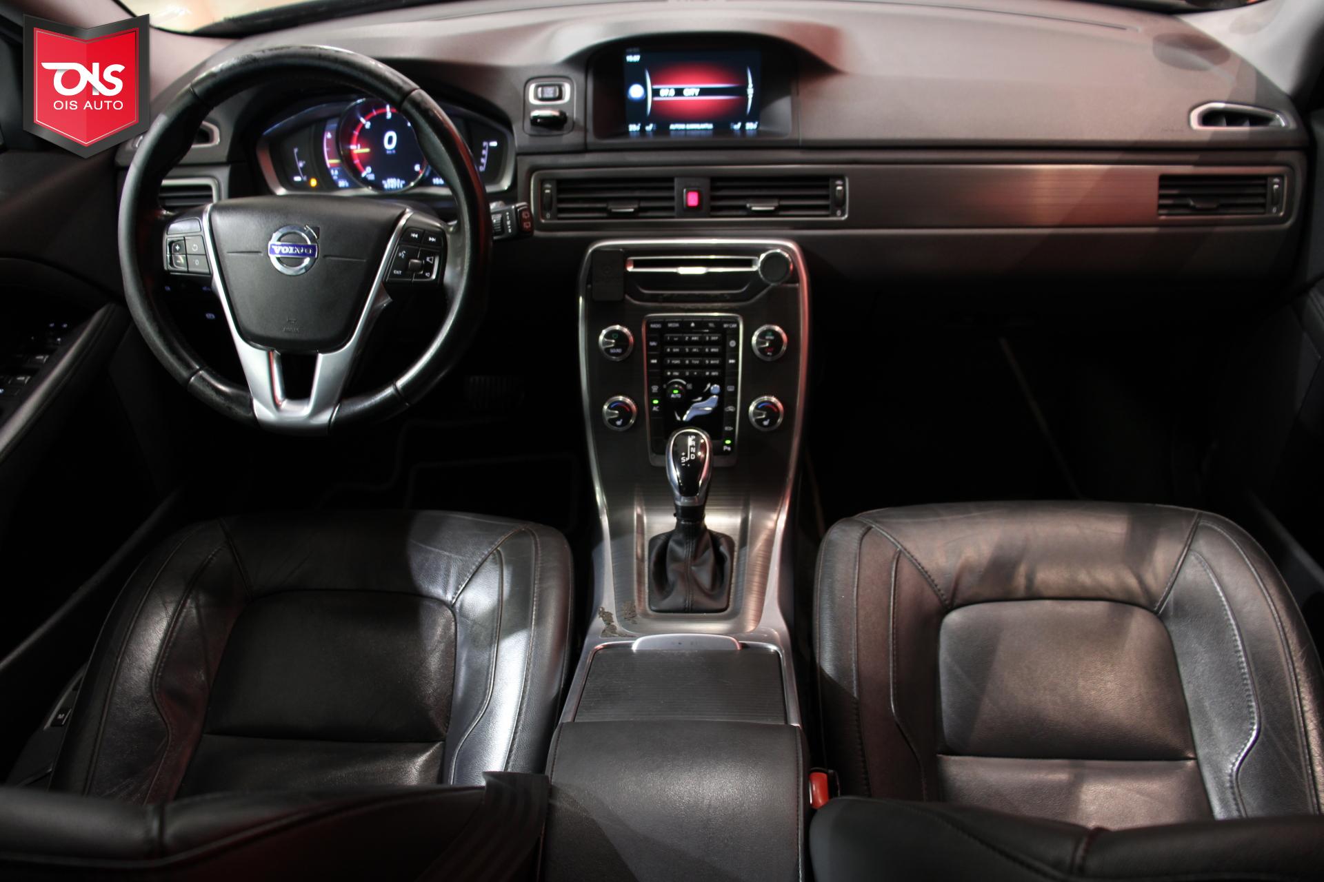 VOLVO V70 2016