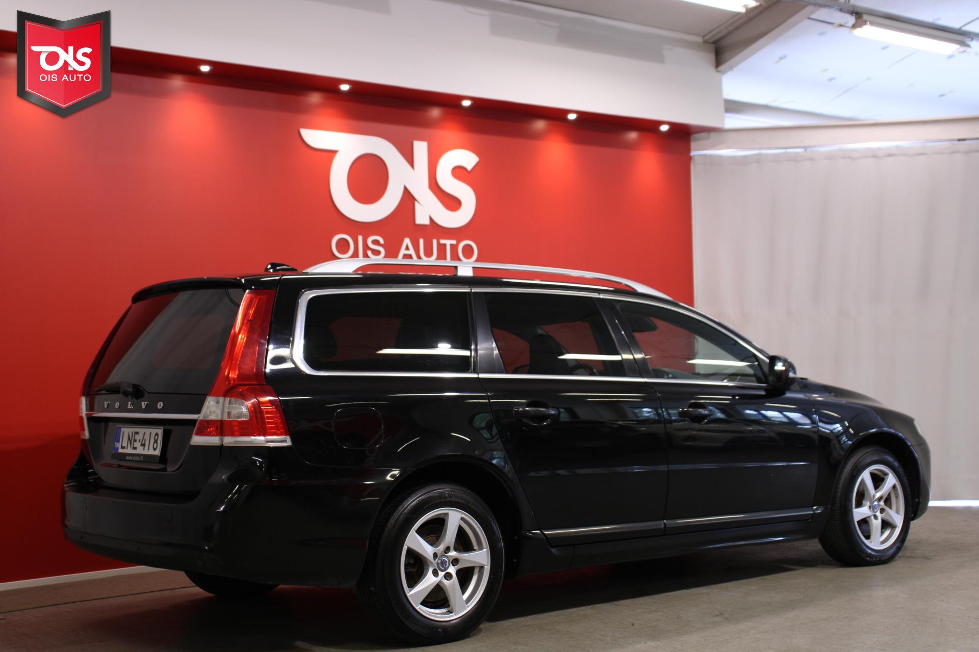 VOLVO V70 2016