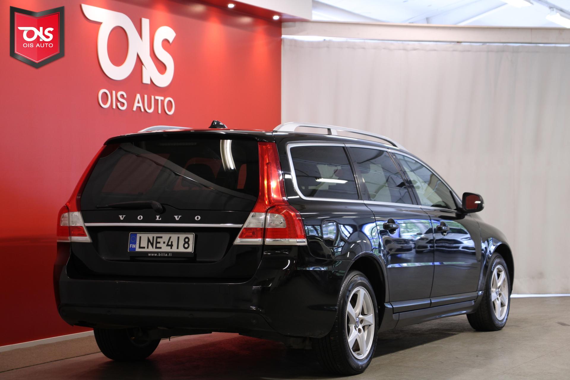 VOLVO V70 2016