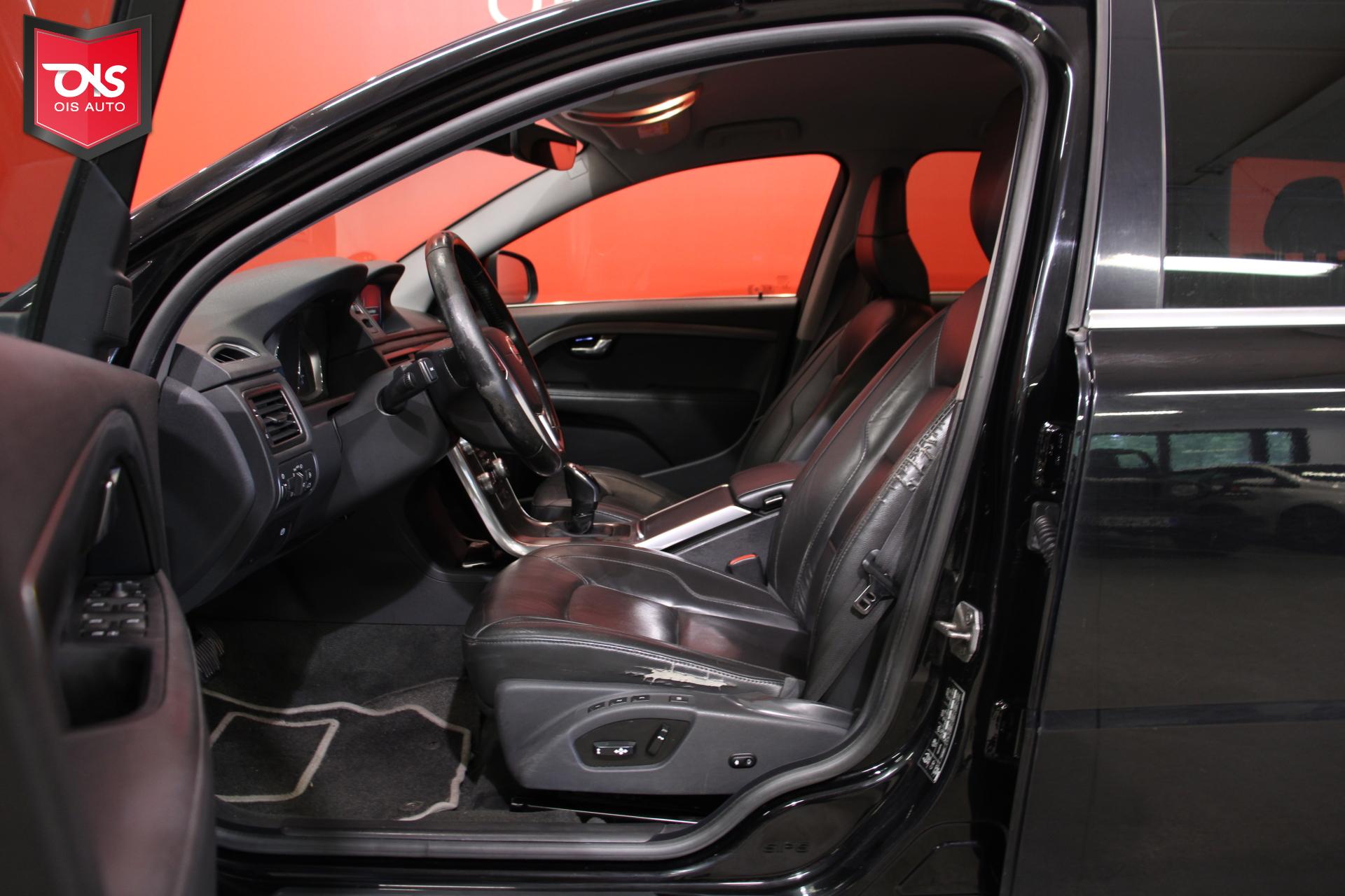 VOLVO V70 2016