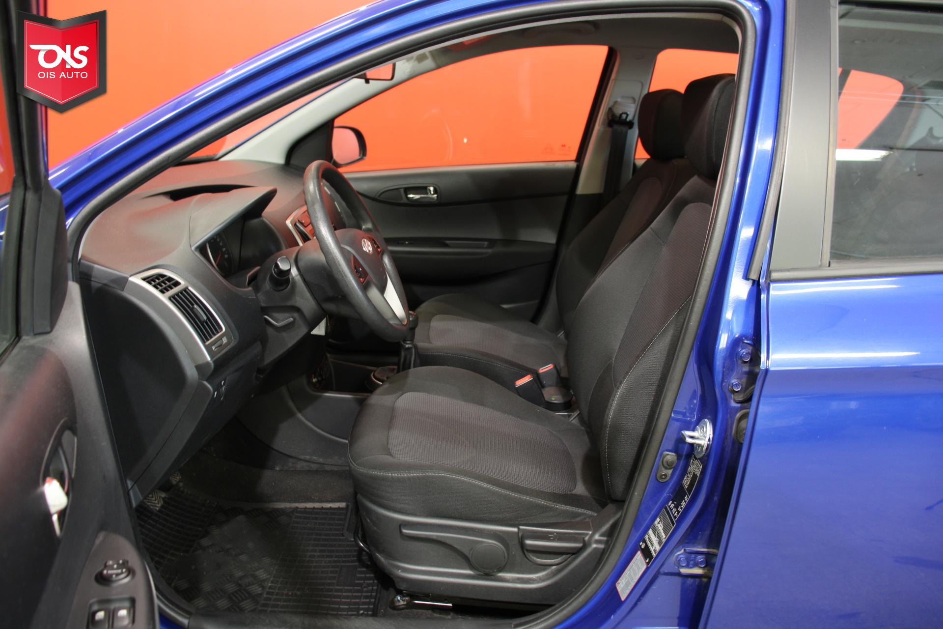 HYUNDAI i20 2013