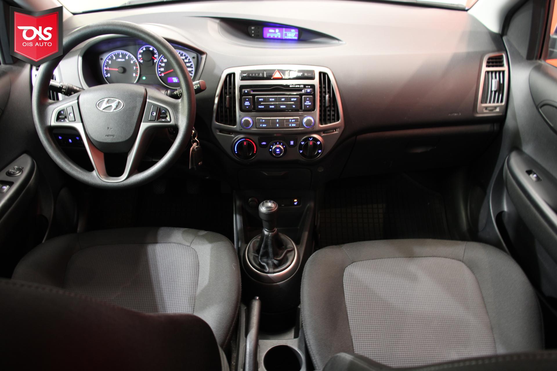 HYUNDAI i20 2013
