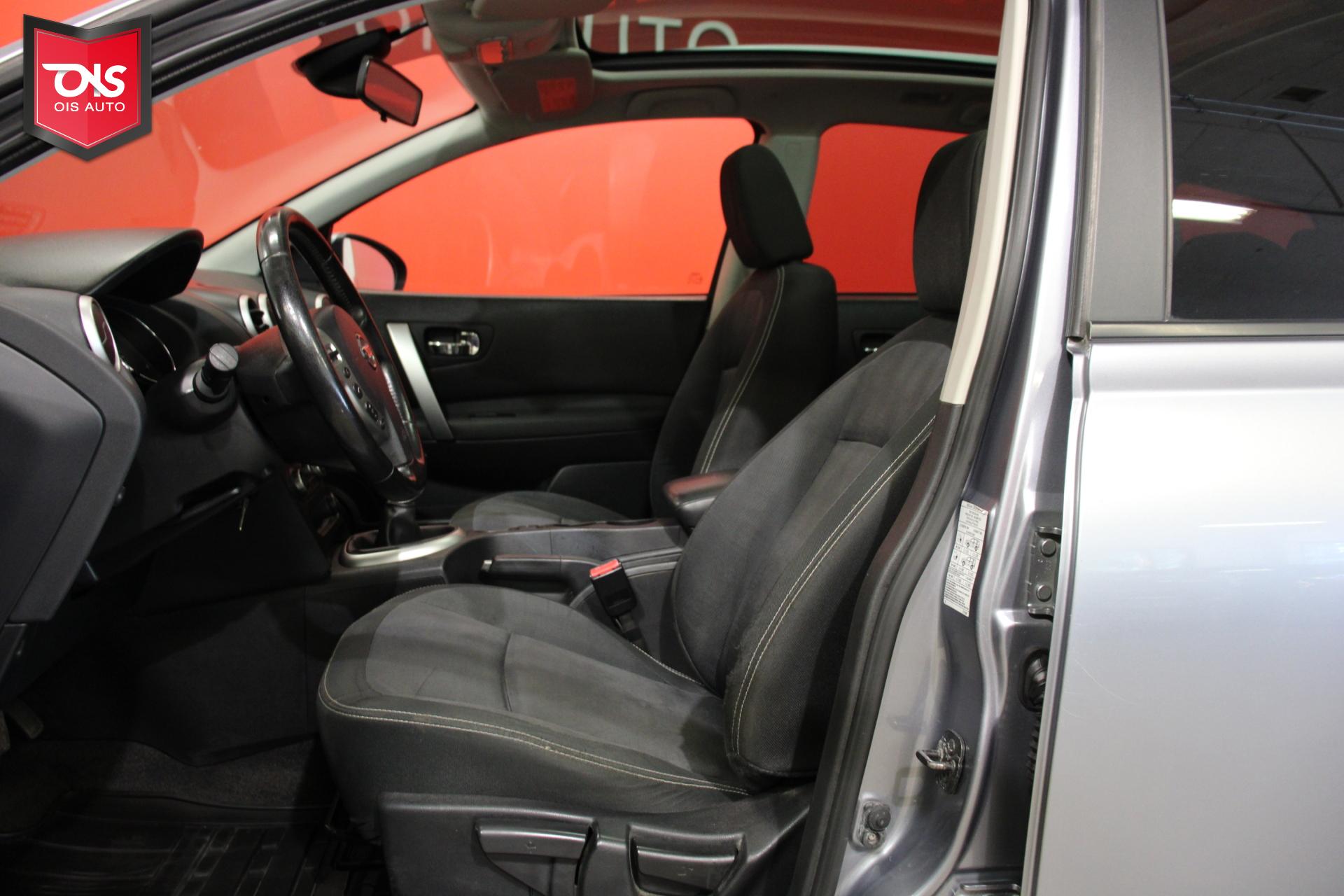 NISSAN Qashqai+2 2010