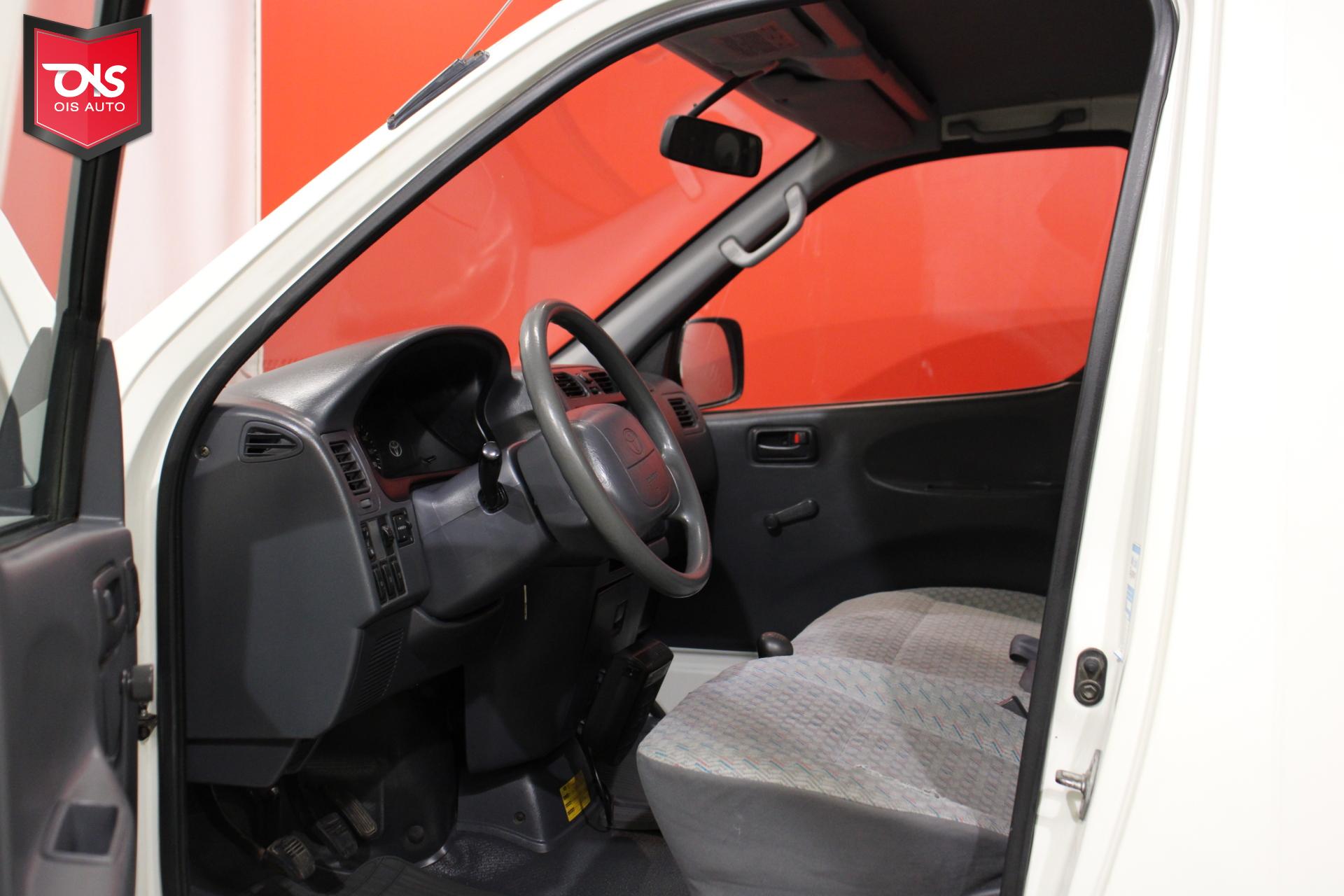 TOYOTA Hiace 2004