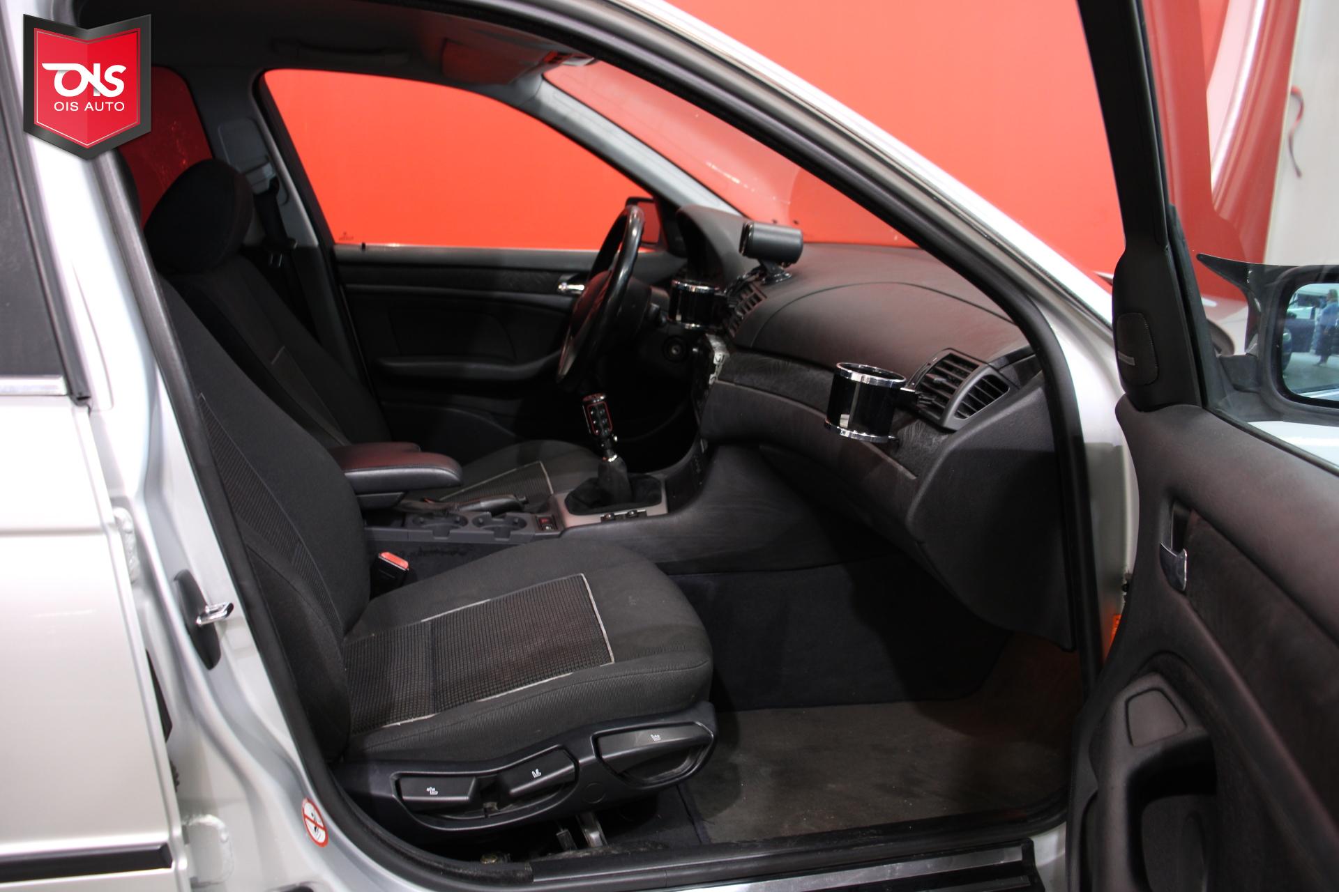 BMW 330 2003