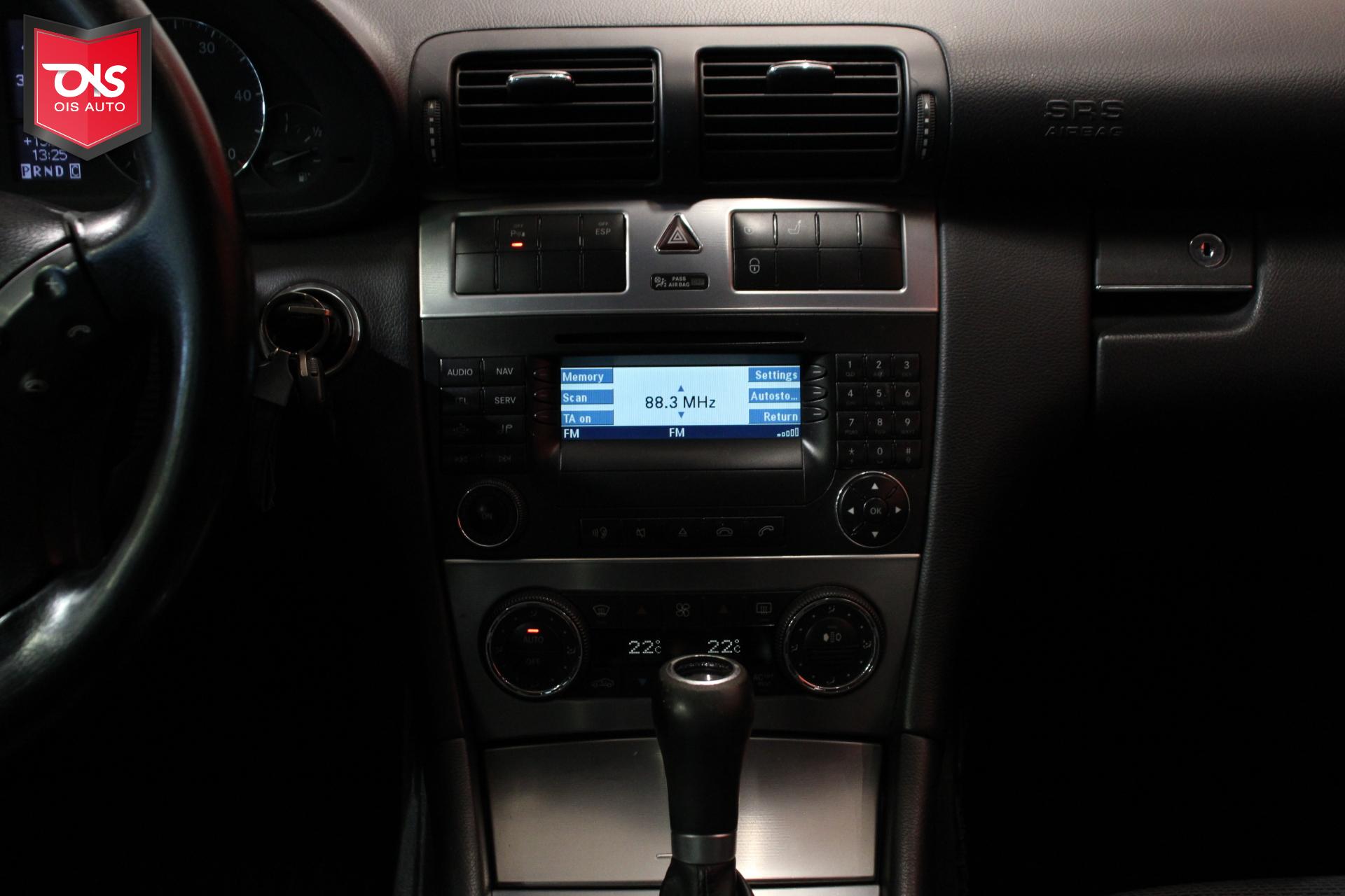 MERCEDES-BENZ C 2004