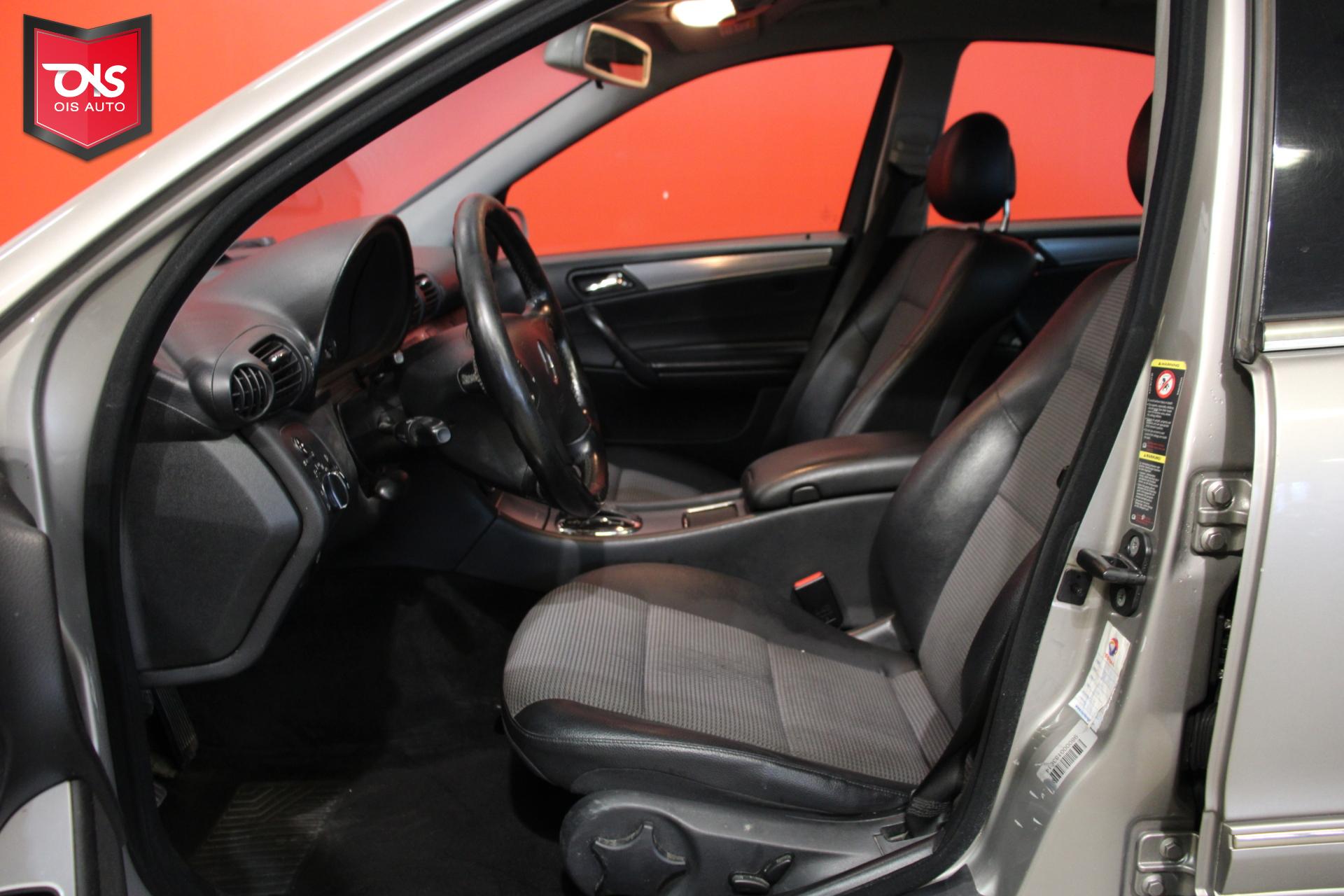 MERCEDES-BENZ C 2004