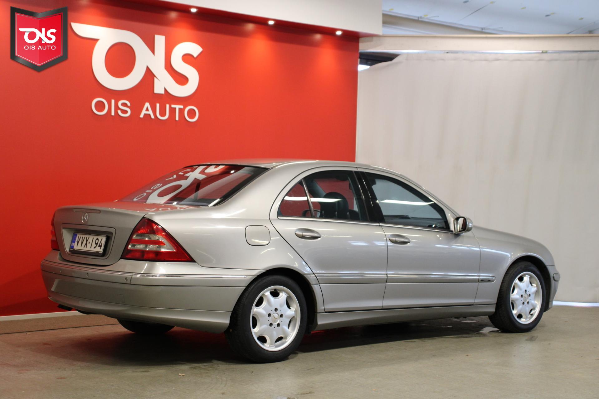 MERCEDES-BENZ C 2004