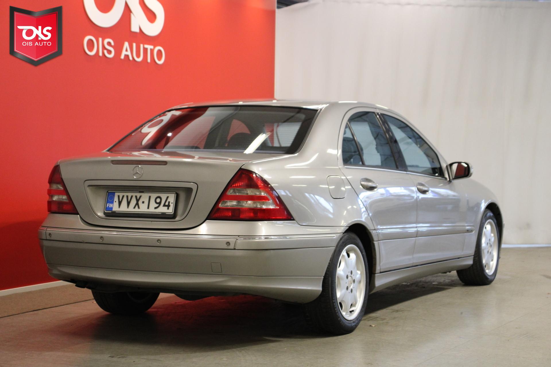 MERCEDES-BENZ C 2004