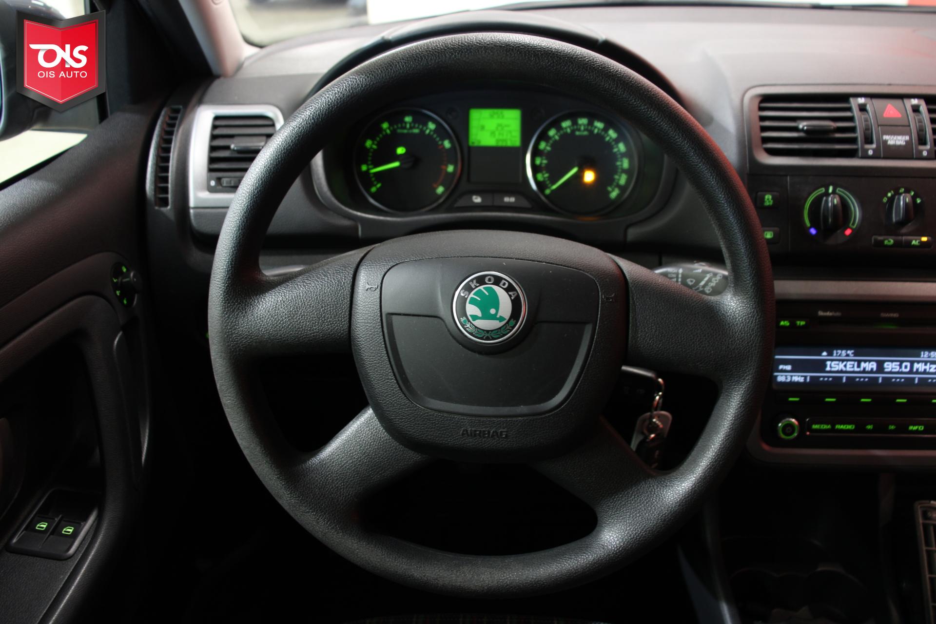 SKODA Fabia 2012