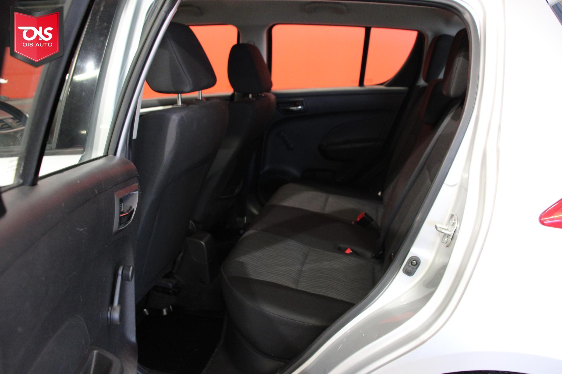 SUZUKI Swift 2013