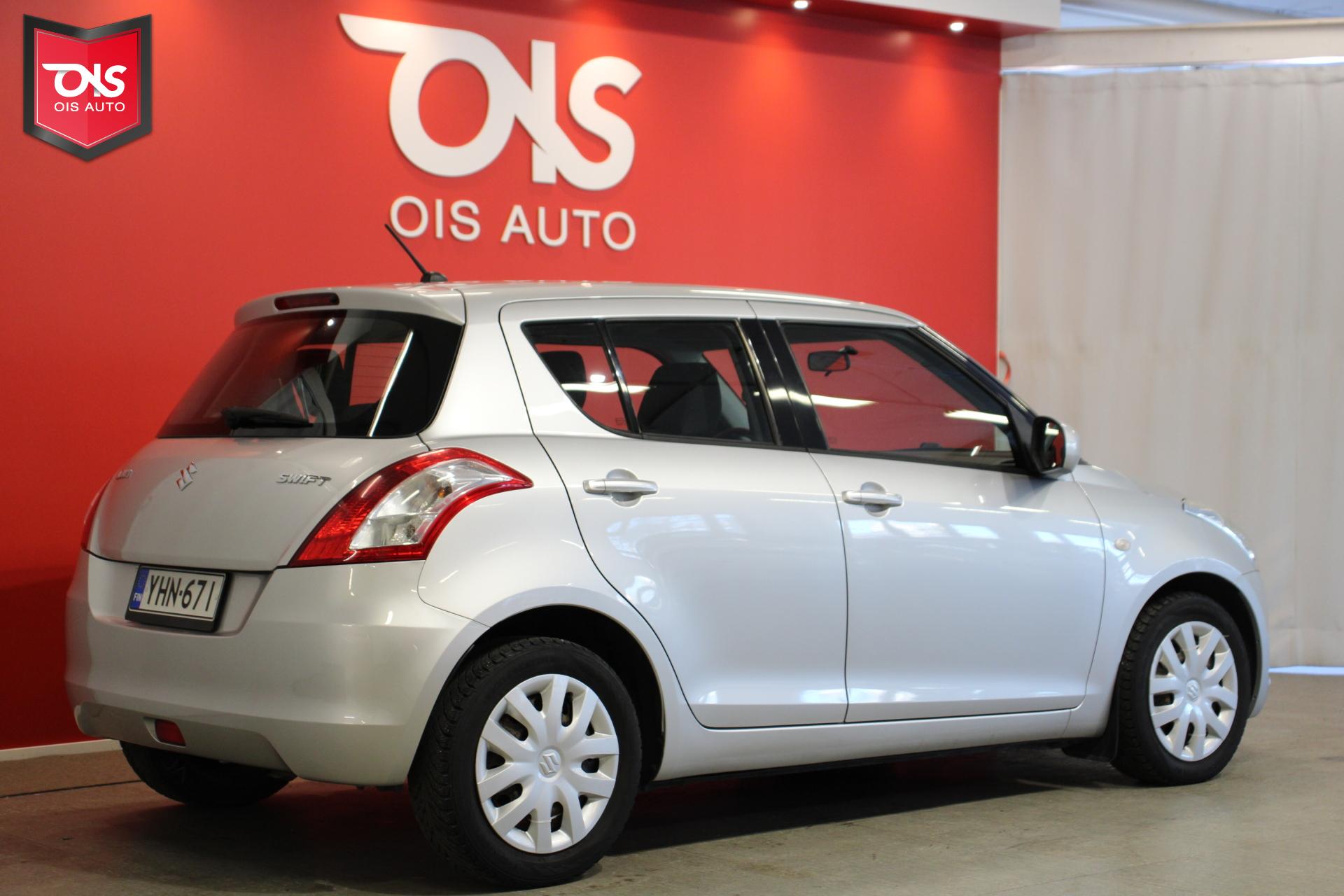 SUZUKI Swift 2013