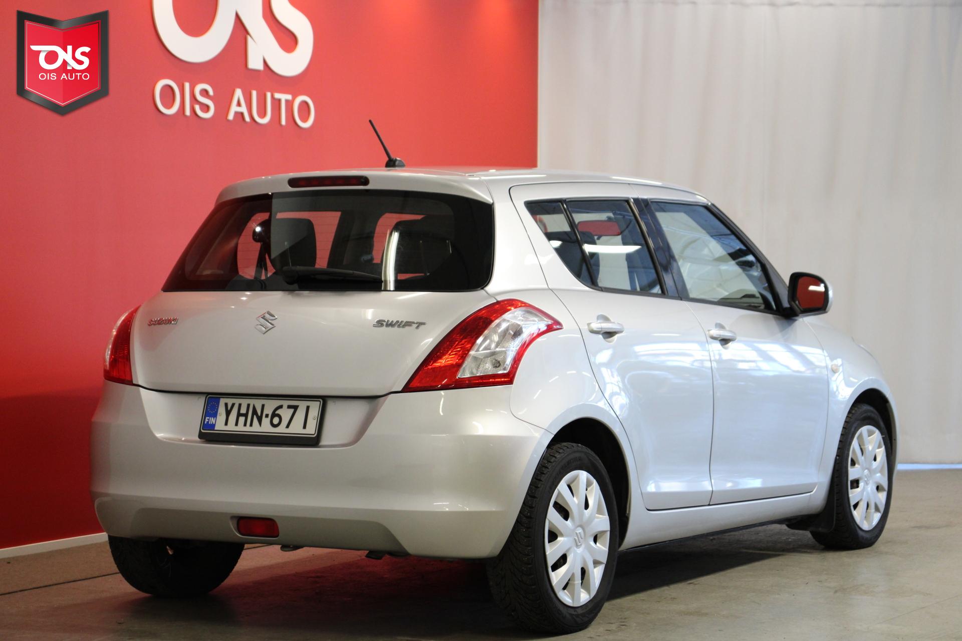 SUZUKI Swift 2013