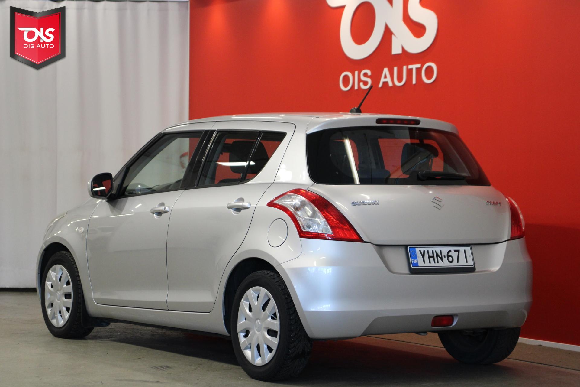 SUZUKI Swift 2013