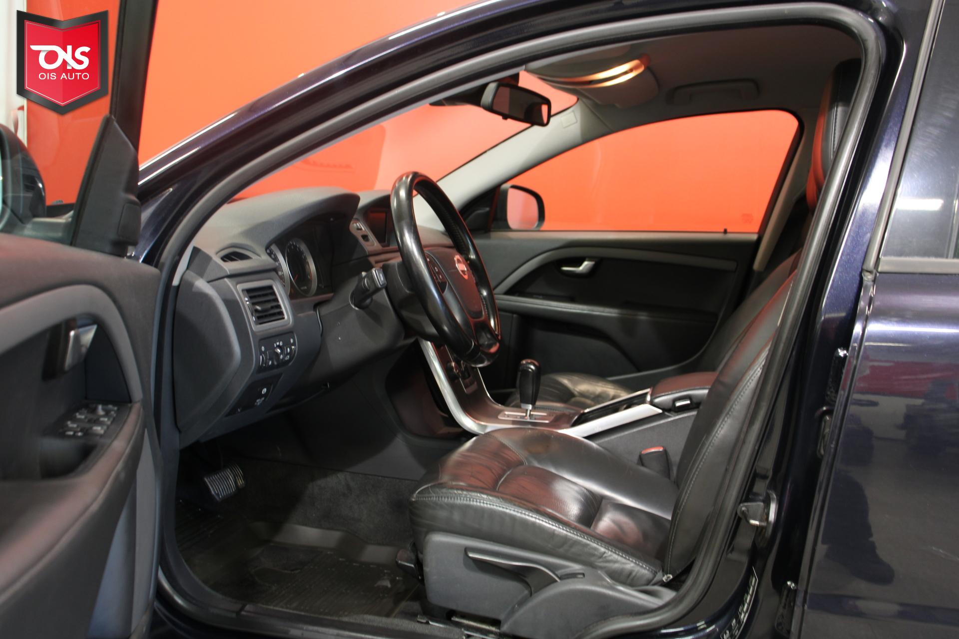 VOLVO V70 2011