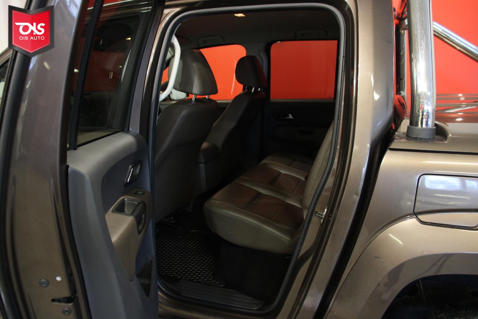 VOLKSWAGEN Amarok 2013