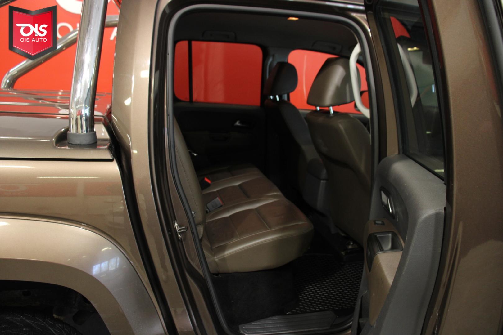 VOLKSWAGEN Amarok 2013