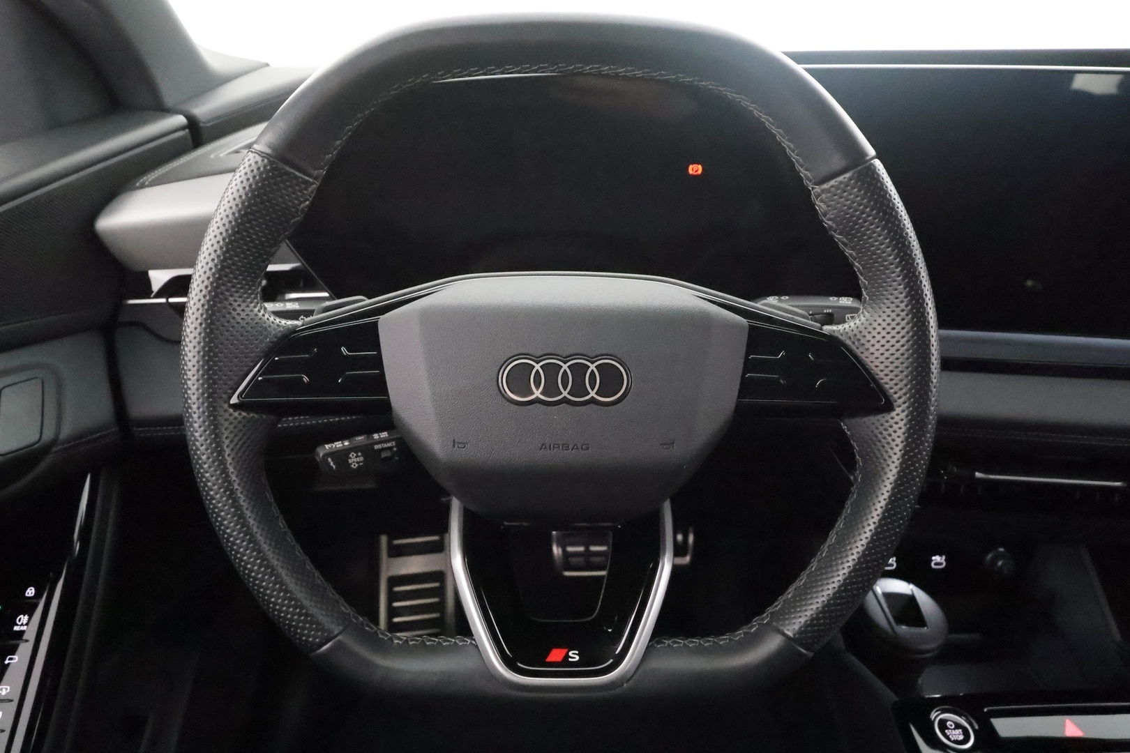 AUDI Q6 e-tron 2024