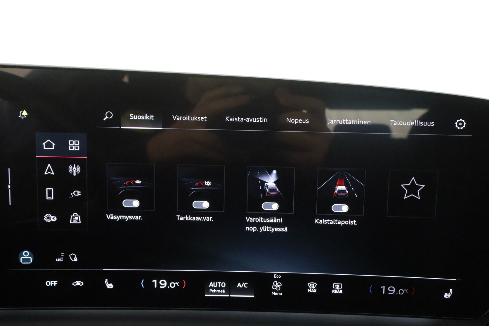 AUDI Q6 e-tron 2024