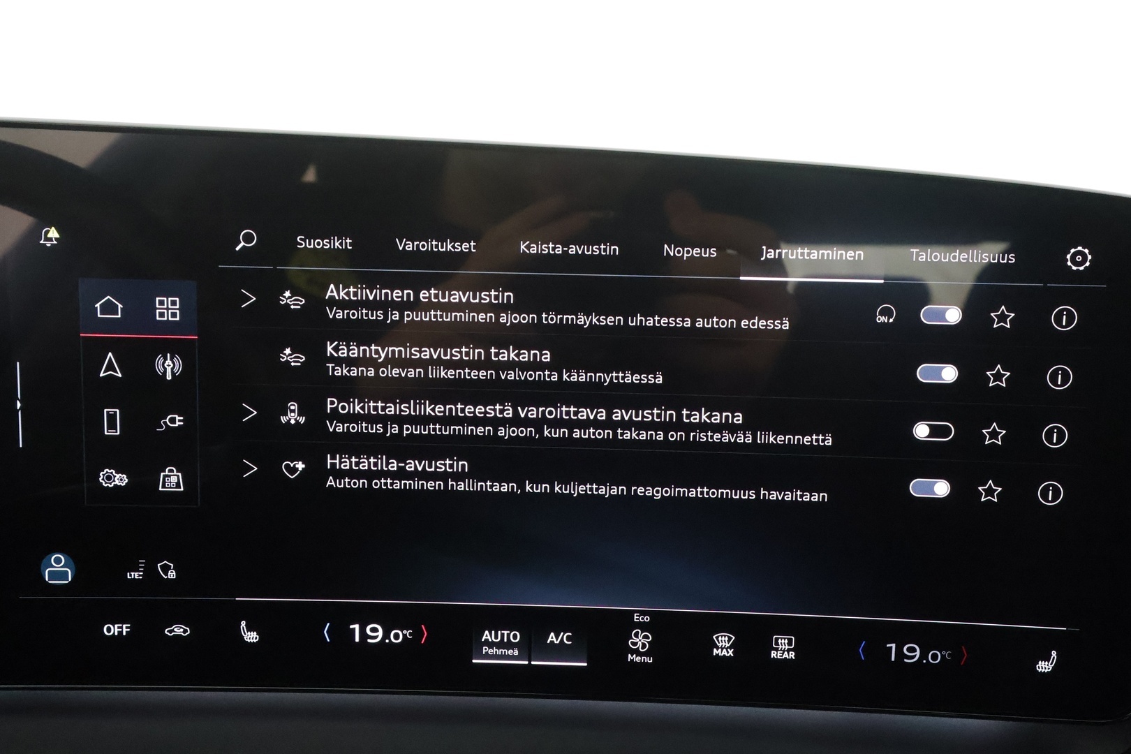AUDI Q6 e-tron 2024