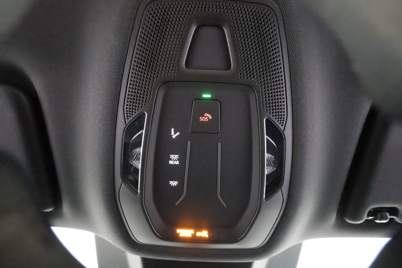 AUDI Q6 e-tron 2024