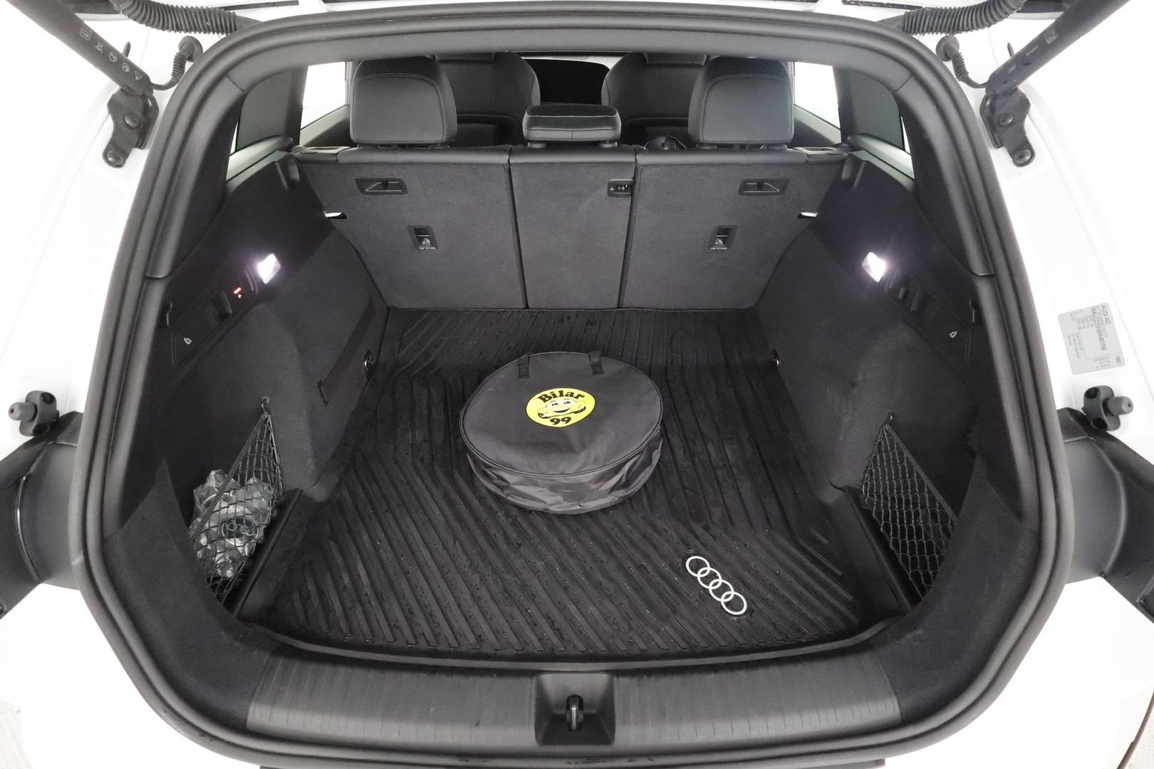AUDI Q6 e-tron 2024