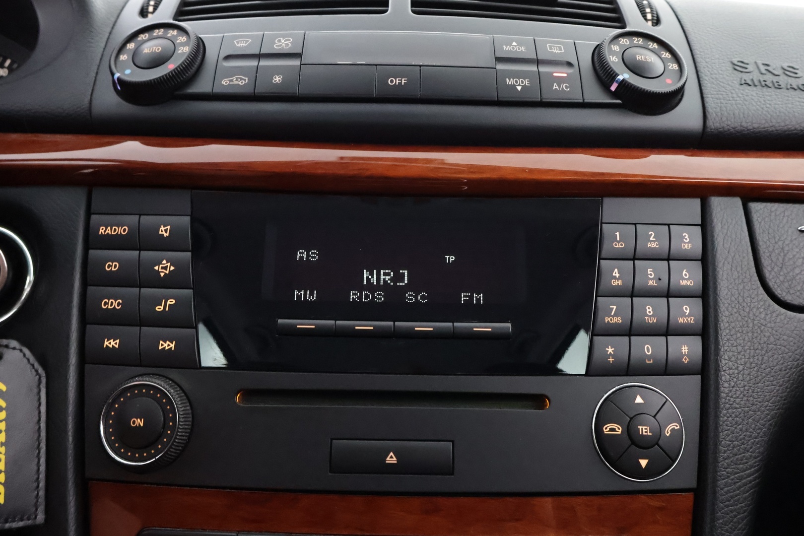 MERCEDES-BENZ E 2006