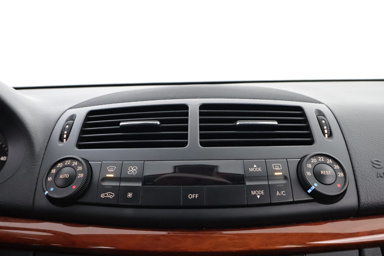 MERCEDES-BENZ E 2006