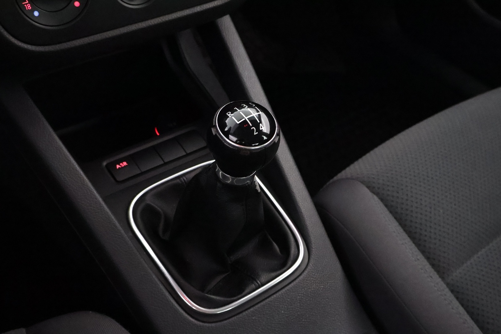 VOLKSWAGEN Golf 2006