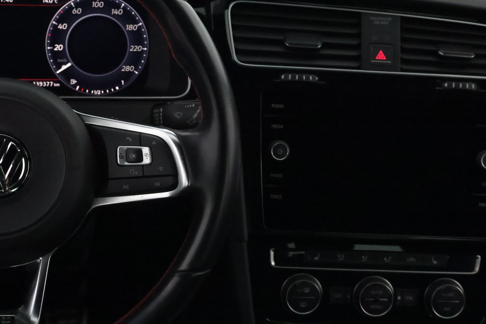 VOLKSWAGEN Golf 2017