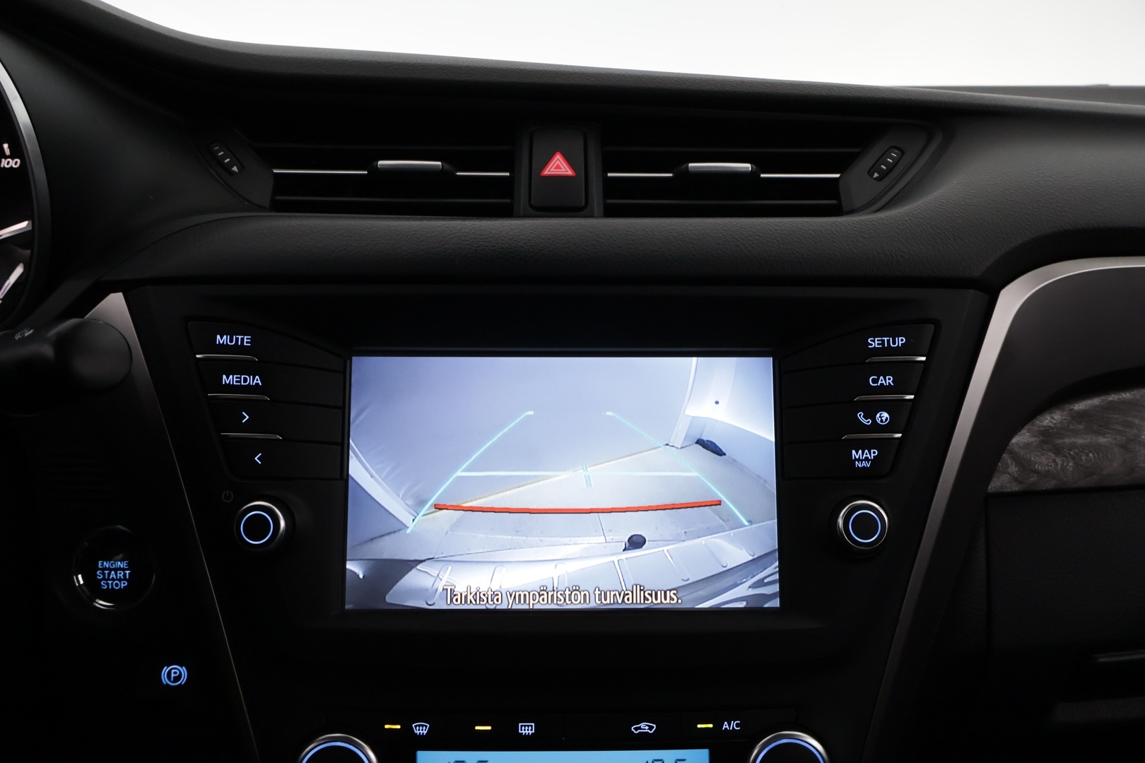 TOYOTA Avensis 2017