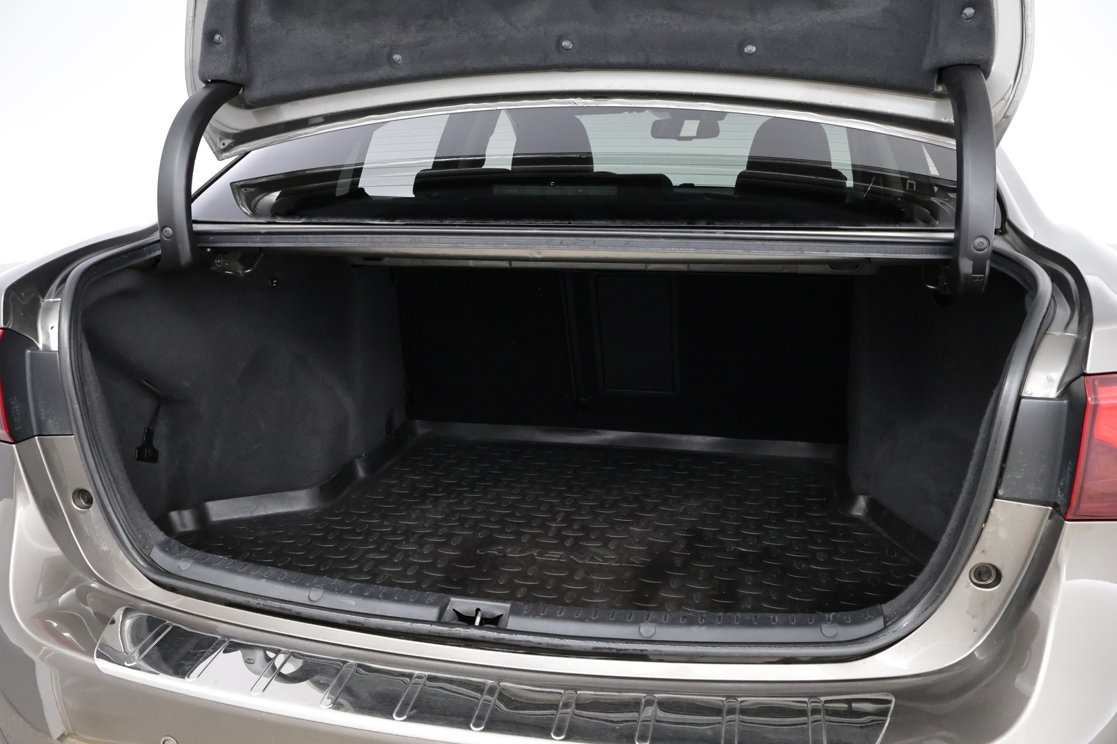 TOYOTA Avensis 2017