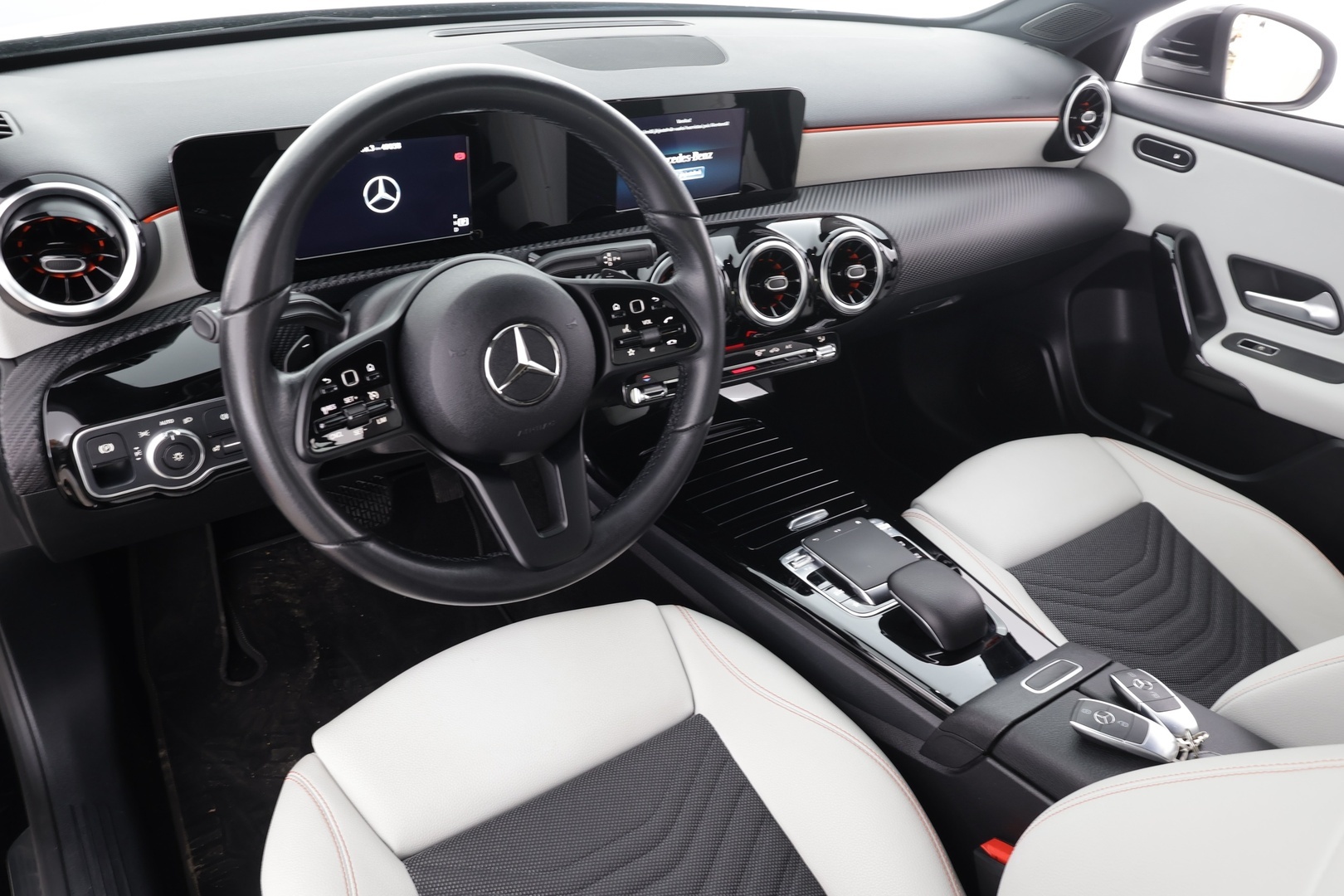 MERCEDES-BENZ A 2019