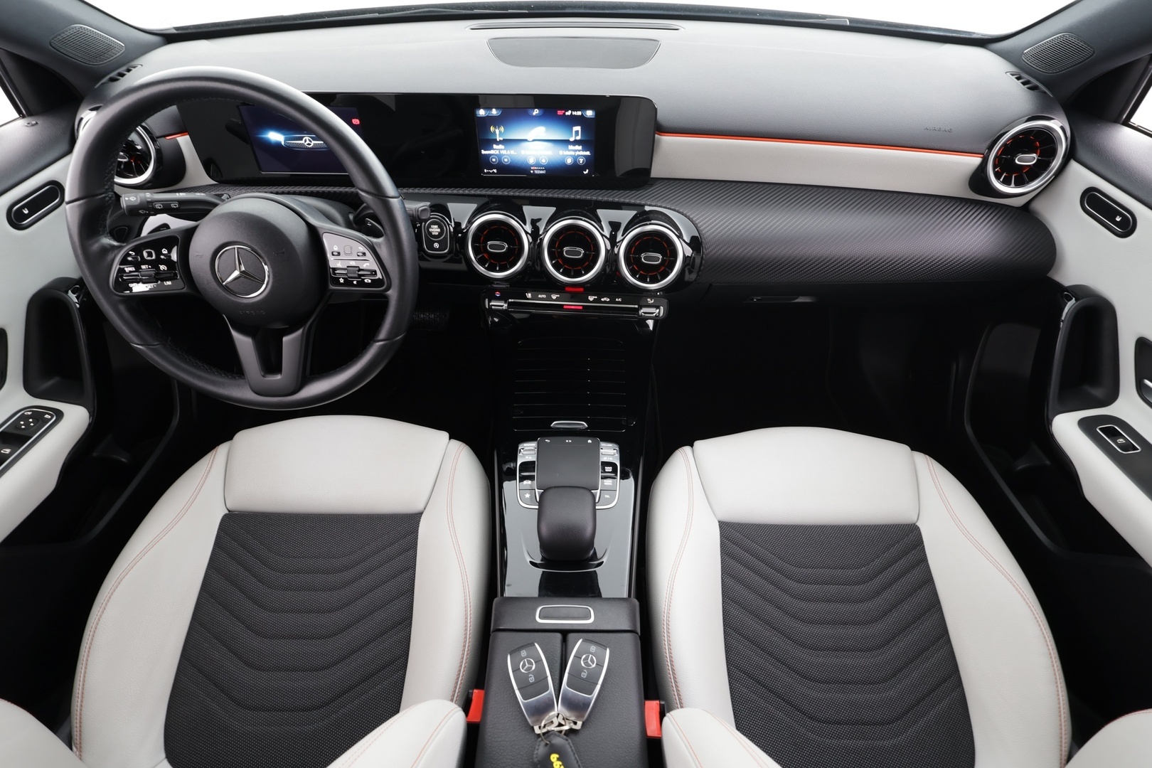 MERCEDES-BENZ A 2019