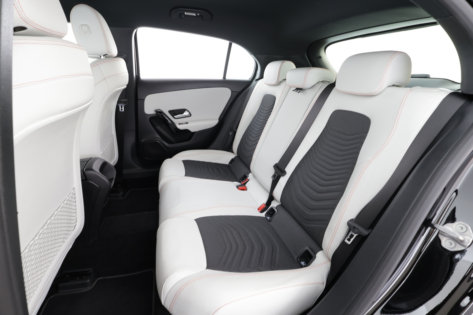 MERCEDES-BENZ A 2019