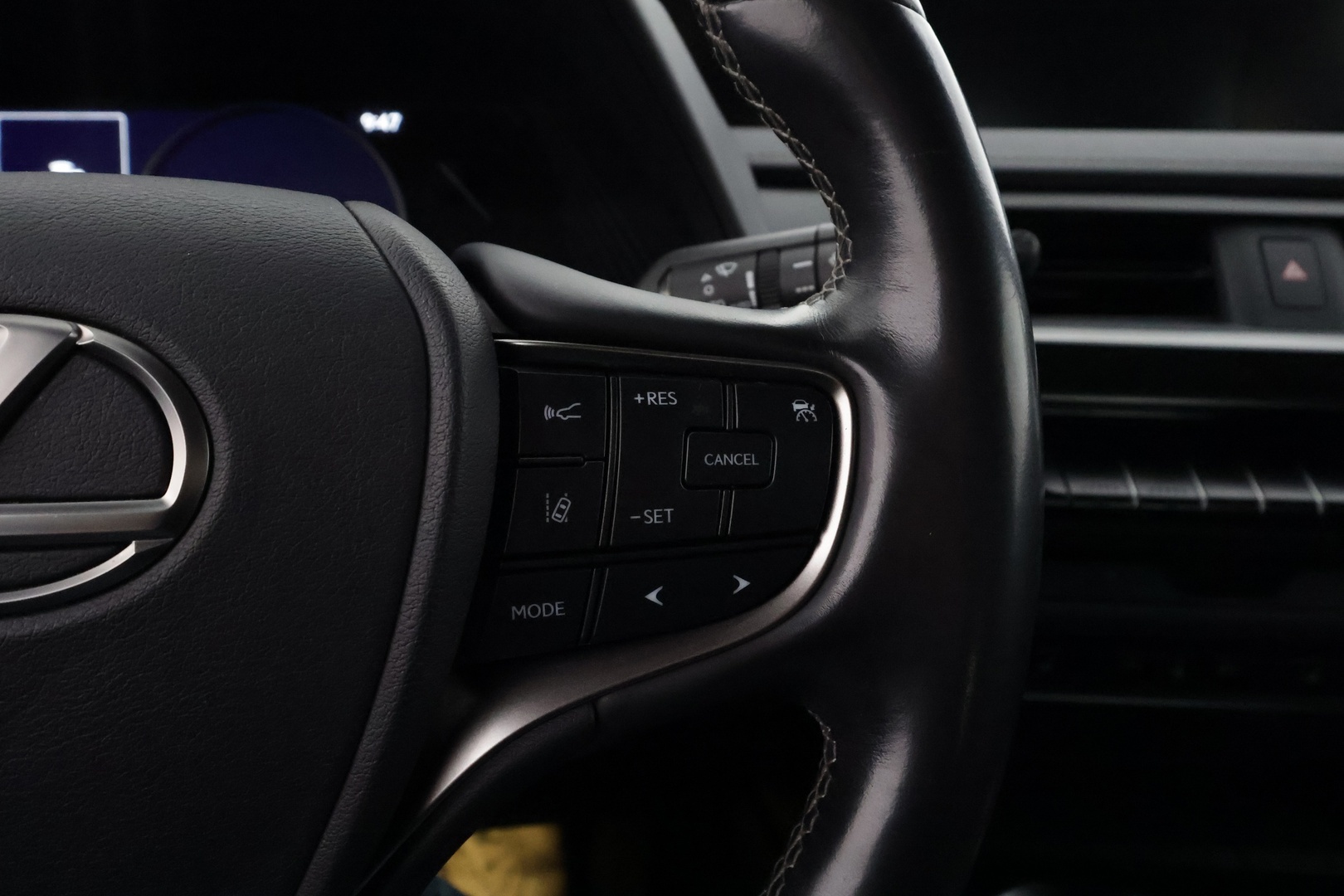 LEXUS UX 2019