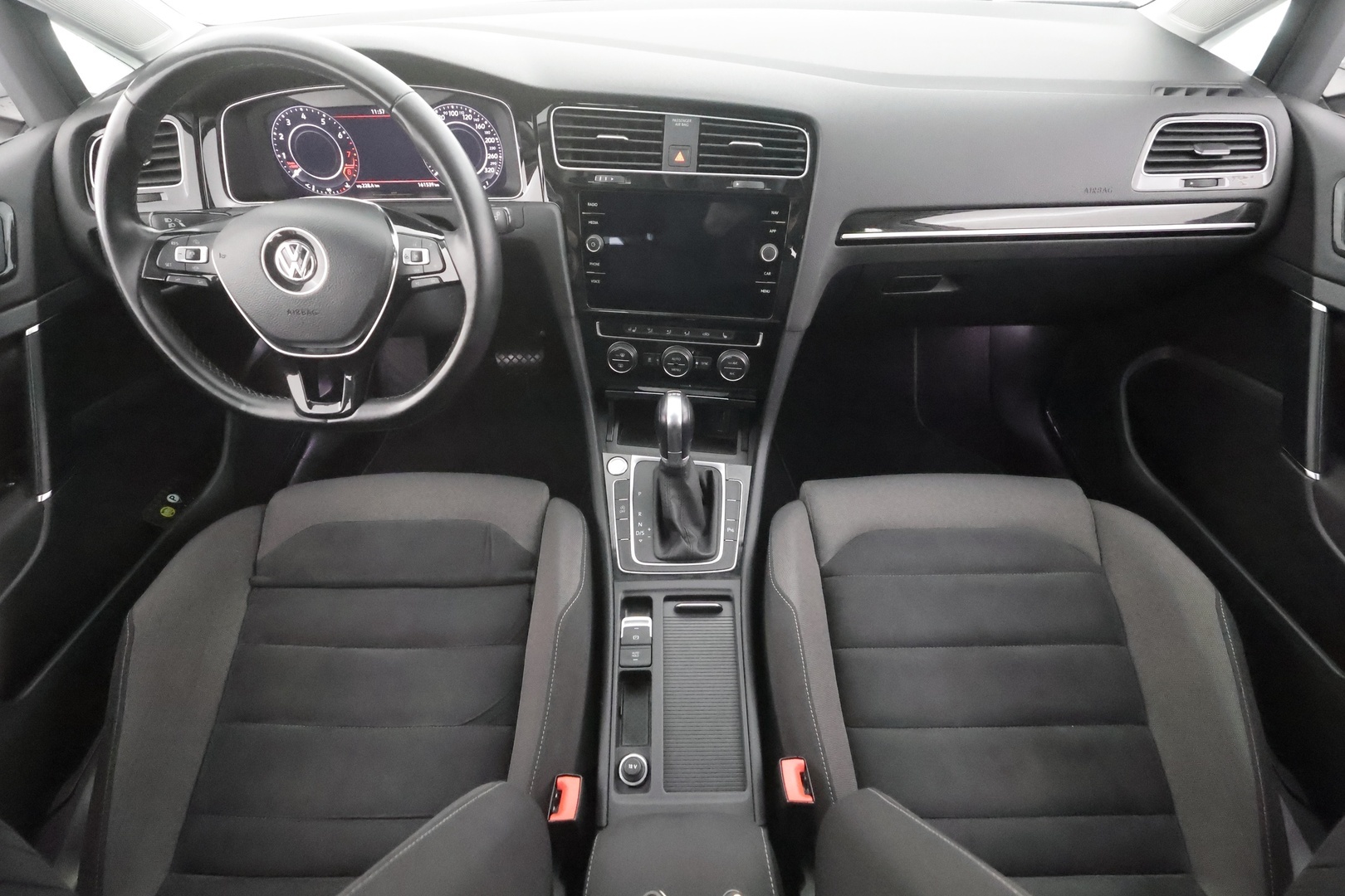 VOLKSWAGEN Golf 2019