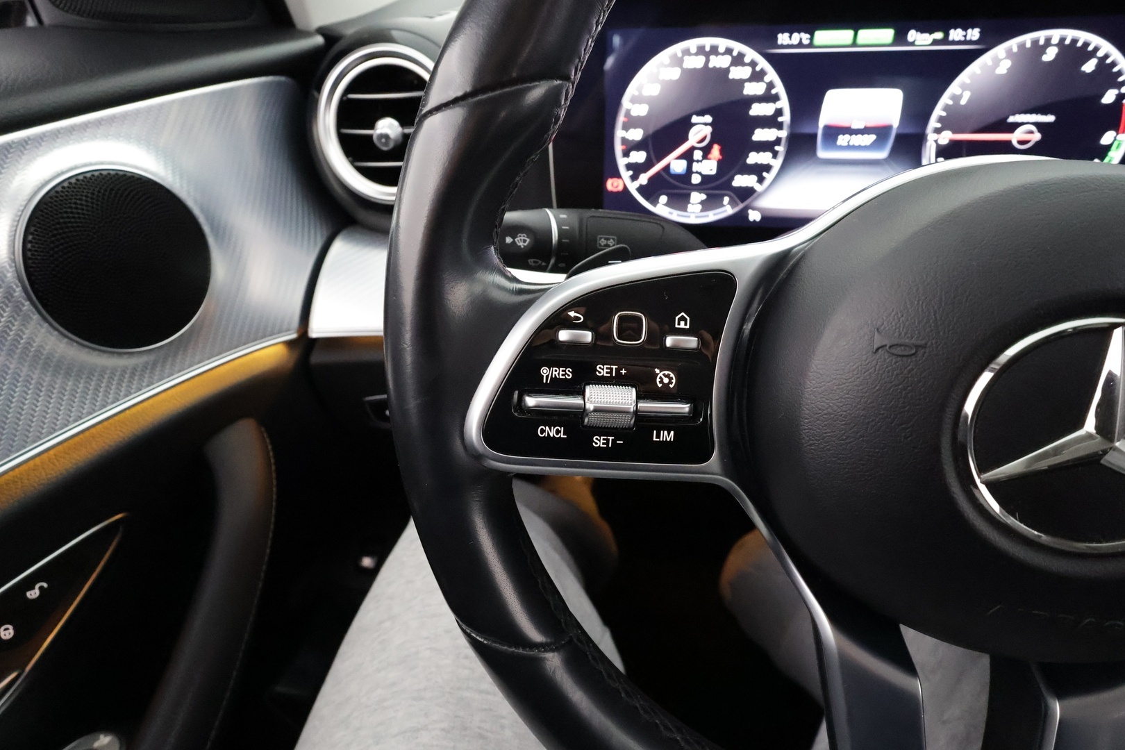 MERCEDES-BENZ E 2019