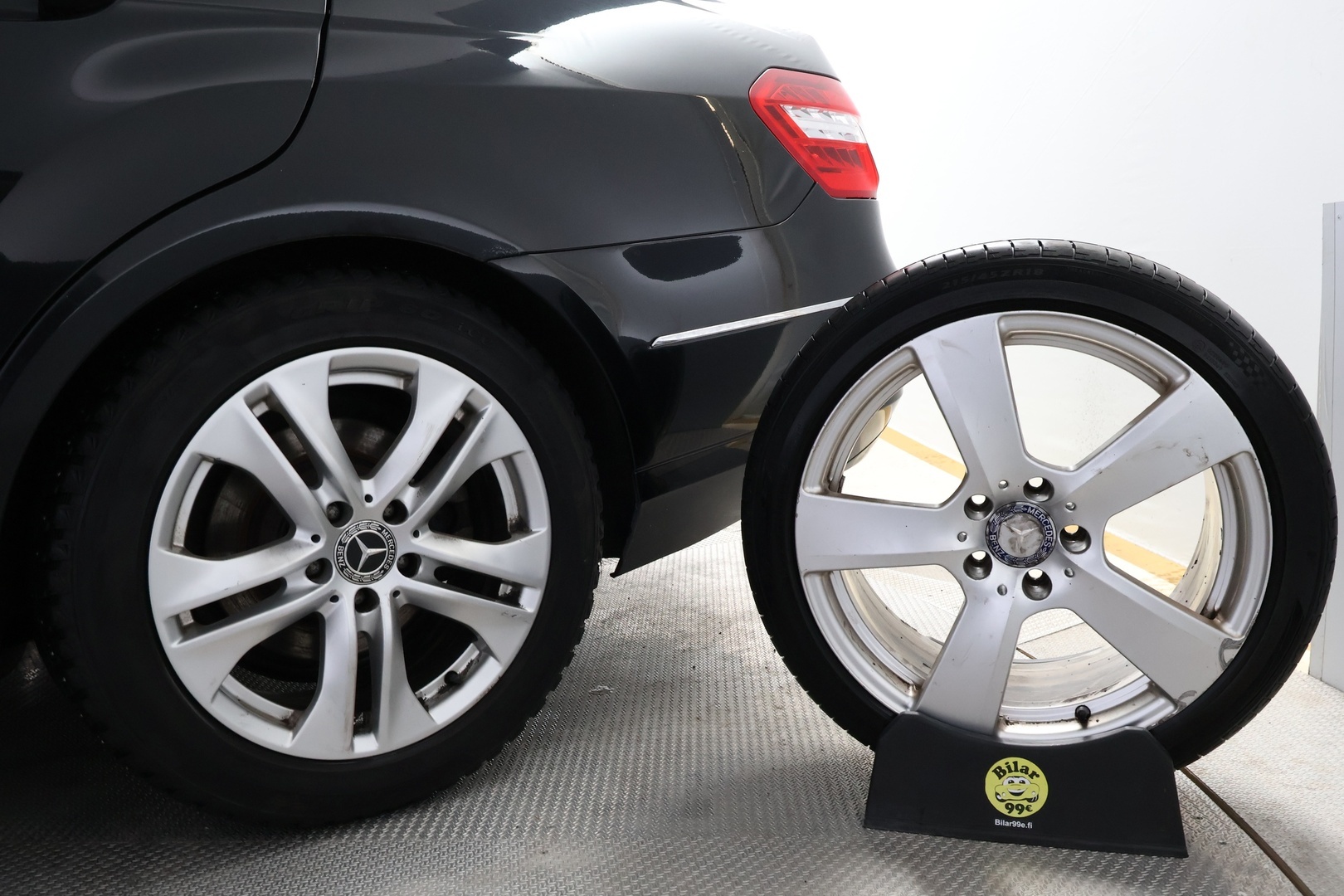 MERCEDES-BENZ E 2009