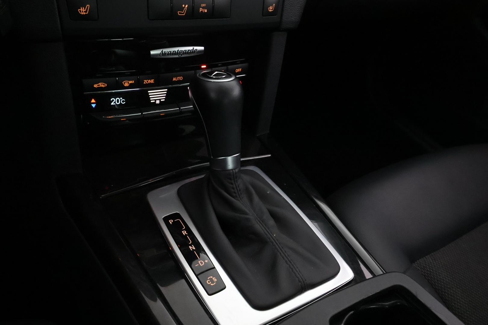 MERCEDES-BENZ E 2009