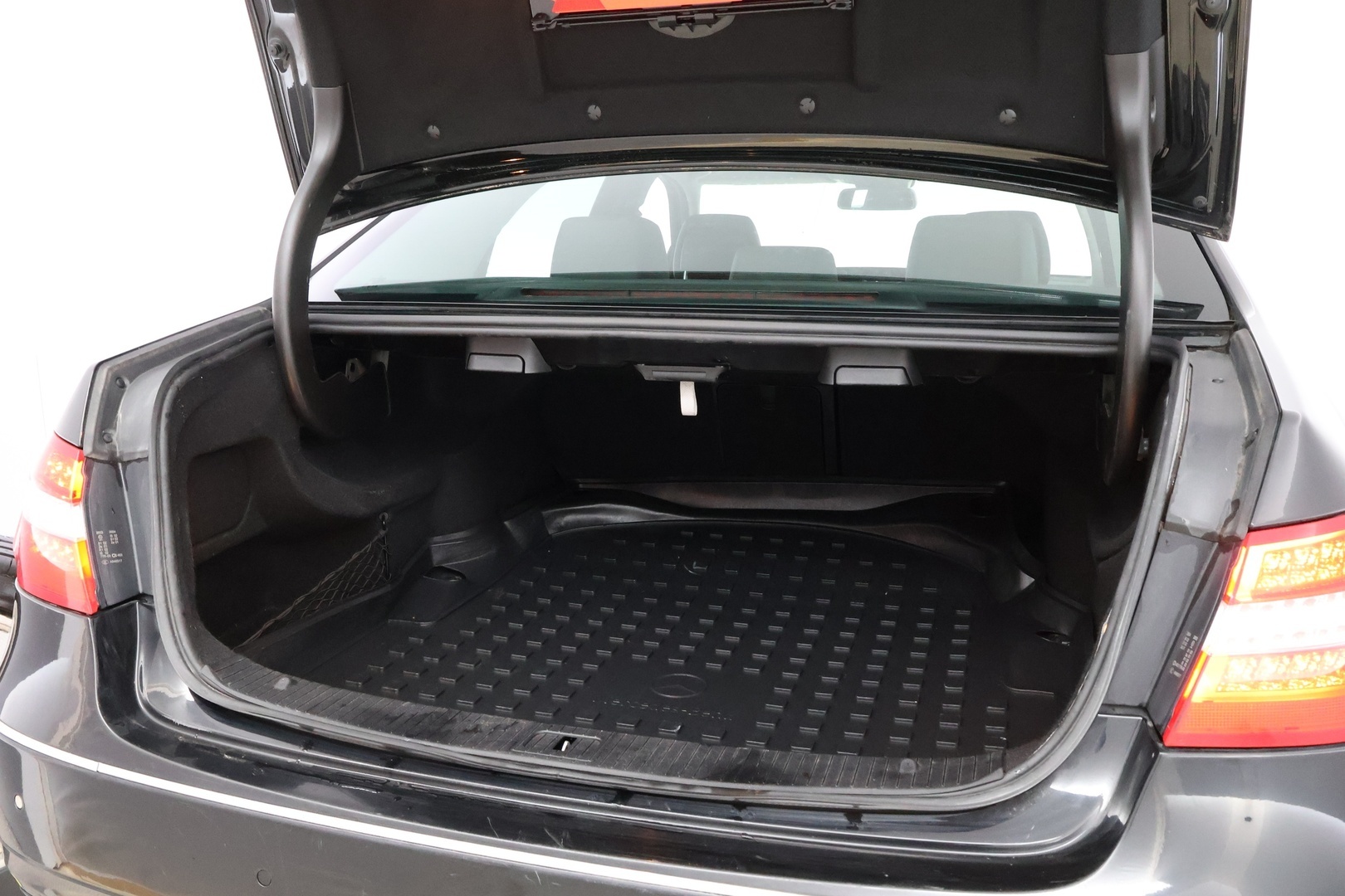 MERCEDES-BENZ E 2009